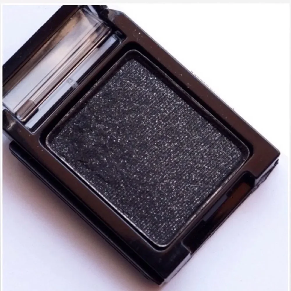 New Revlon Eyeshadow Womens Make Up Onyx Grey Pearl Eyes Cosmetic NWT